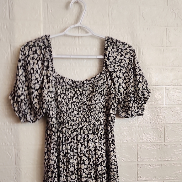 Easel Floral Maxi Dress - Picture 3 of 7